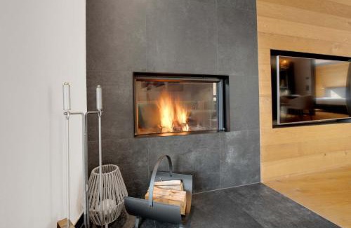 See Appartement | Alpine Chic - Fireplace Views & Ski Resorts