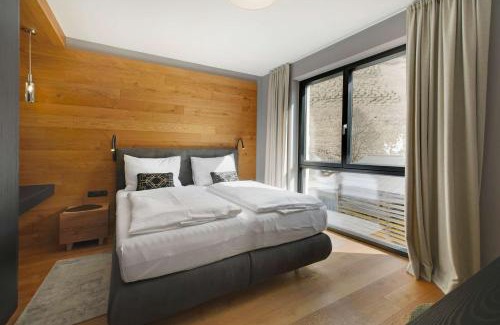 See Appartement | Alpine Chic - Fireplace Views & Ski Resorts