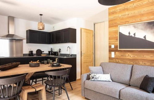 Les Prodains Chalet De Ski | Alpine Creek | Luxury Ski-in | Avoriaz & Morzine