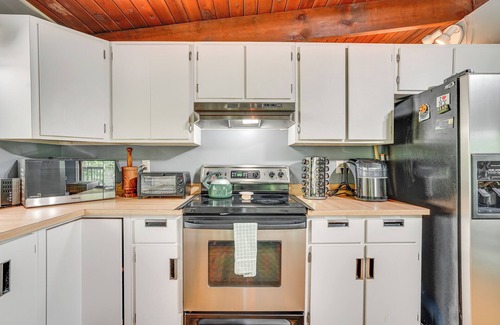 Delevan Cabine | 'Alpine House' Modern Delevan Cabin on 2 Acres