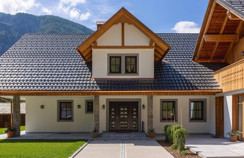 Ukanc Villa | Alpine Luxury Villa with Fireplace & Whirlpool at Lake Bohinj