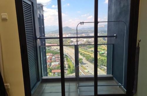 Kampung Bukit Dukong Appartement | Alpine Parkland Netflix 5 beds at MRT Batu 11 Cheras