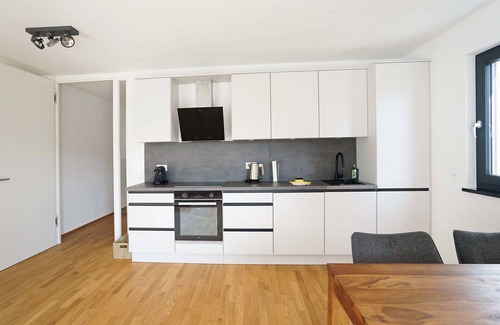 Kreuzegg Appartement | Apartment with garden and terrace