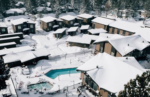 Mammoth Lakes Maison | Alpine Room with Sauna & Steam Room Access Near Mammoth Ski Adventures