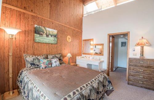 Ketchum Maison | Alpine Villa Condo 21