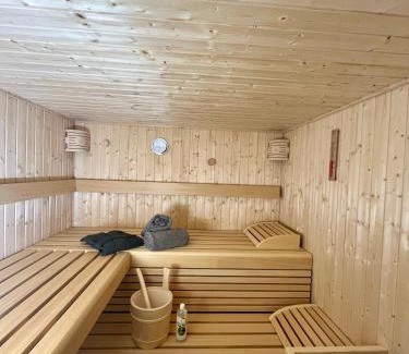 Kranzegg Appartement | Alpinum Chalet mit privater Außensauna