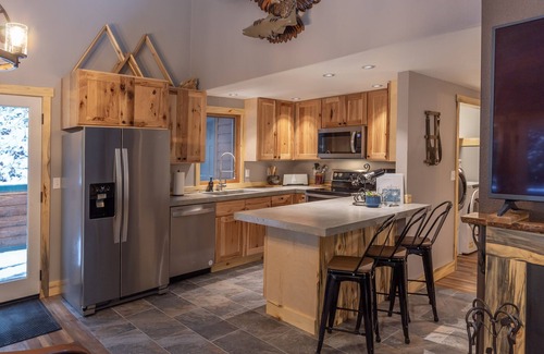 Packwood Maison | Our Peaceful Mountain Home - bain à remous, barbecue, espace de divertissement extérieur, foyer