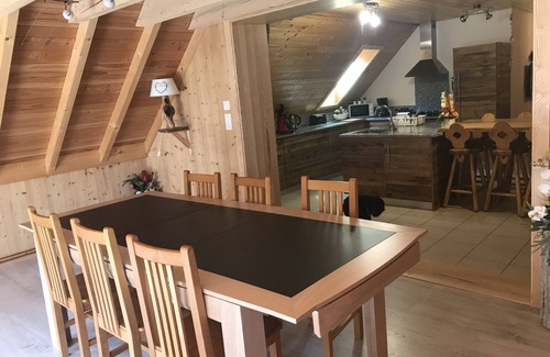 Fellering Maison | Gîte Alsacien dans chalet chaleureux - Gîte Raphaël