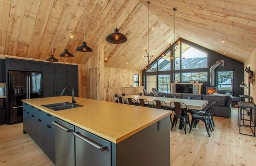 Saint Ferreol les Neiges Chalet De Ski | Alta - Chalet moderne pour 19 personnes