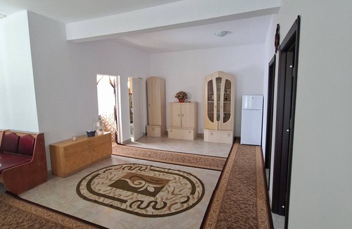 Piatra Neamt Maison | Altan's Gold– Perfect for Family & Friends