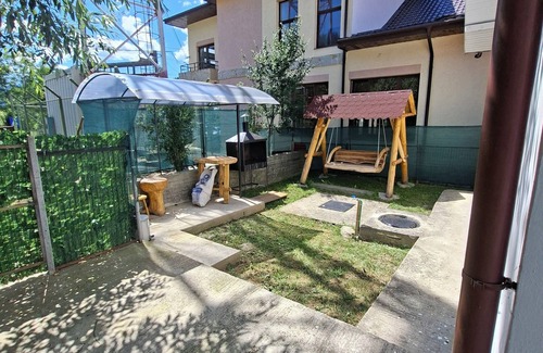 Piatra Neamt Maison | Altan's Gold– Perfect for Family & Friends