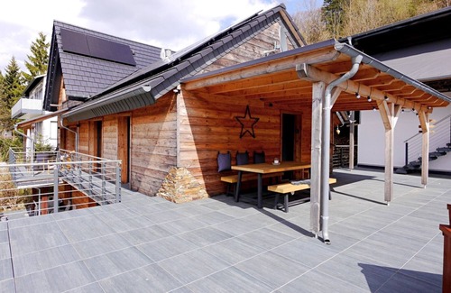 Schwalefeld Appartement | Alte Försterei - Luxury apartment JÄGERHEIM with outdoor pool & sauna