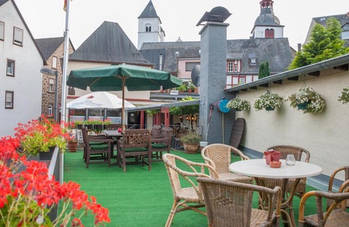 Karden Lit Et Petit-Déjeuner | Alte Weinstube Burg Eltz