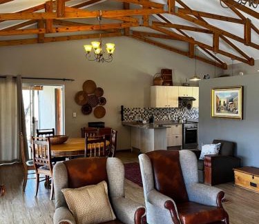 Hekpoort Maison | Altemooi Farm Stay