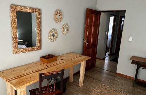 Hekpoort Maison | Altemooi Farm Stay