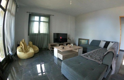 Parisata Appartement | Alternative Lux Apartment