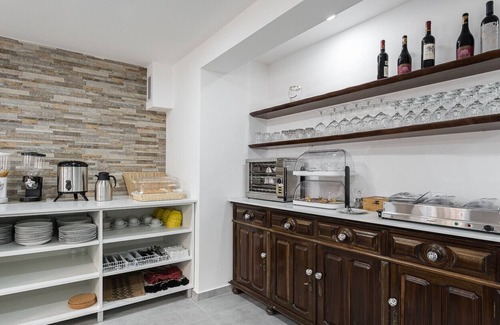 Mangualde Appartement | ALTIDO Gorgeous unit w/ Gym & Communal pool
