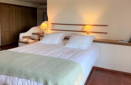 Tomar Villa | Alto do Rio 98 by Lisbonne Collection