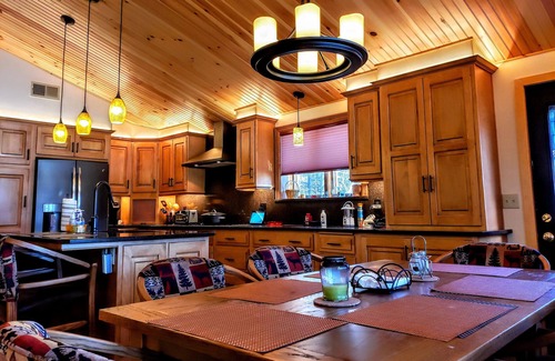 Alton Bay Maison | Alton Bay Waterfront Home with restored Boathouse and Gorgeous Sunsets