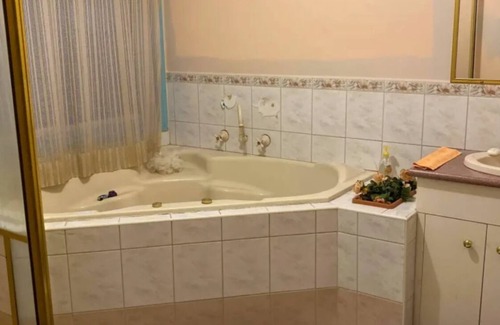 Altona Meadows Maison | ALTONA ROOMS FOR RENT