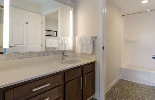 Oyster Point Hôtel | Always a Great Idea To Unwind! Free Breakfast, Short Drive to Union Square