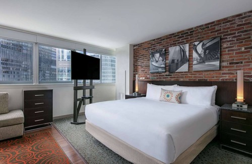 Downtown Chicago Station Balnéaire | Always a Great Idea To Unwind! Near Chicago Tribune Tower, Pets are Allowed