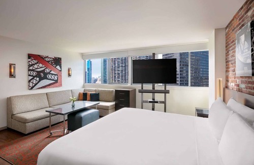 Downtown Chicago Station Balnéaire | Always a Great Idea To Unwind! Near Chicago Tribune Tower, Pets are Allowed