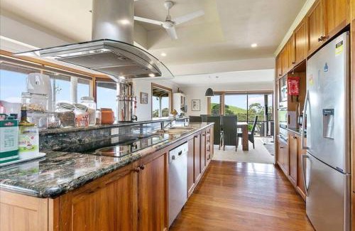 Apollo Bay Maison | Alyeska farm house