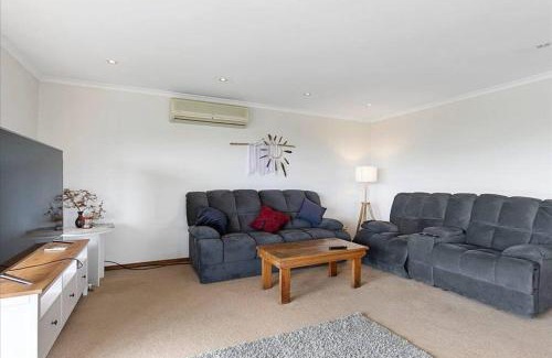 Apollo Bay Maison | Alyeska farm house