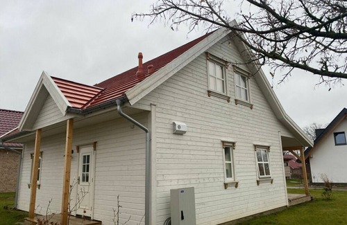 Warin Maison | sur le chemin des roseaux Retraite moderne