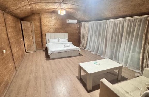 Yerevan Appartement | Hovakimyans Garden And Pool