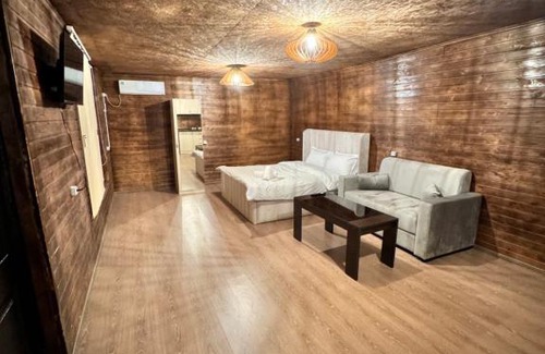 Yerevan Appartement | Hovakimyans Garden And Pool