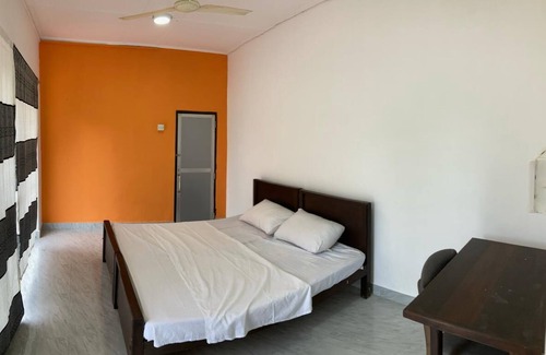 New Town Cabine | Amani Homes,4-bedroom building with WiFi, and AC in delightful Anuradhapura