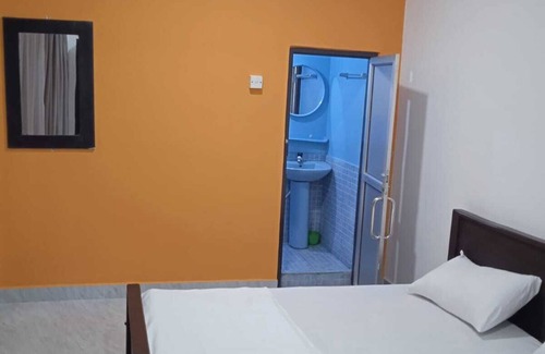 New Town Cabine | Amani Homes,4-bedroom building with WiFi, and AC in delightful Anuradhapura