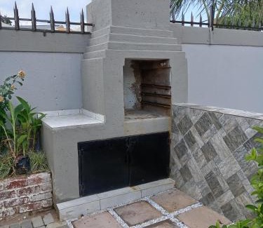 Klerksdorp Maison | AMANI PALMS GUEST HOUSE