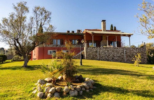 Aigialeia Maison | Amara Haven