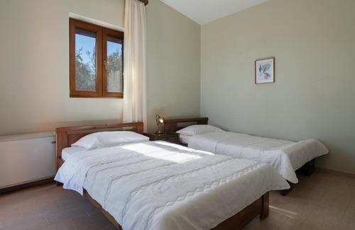 Aigialeia Maison | Amara Haven