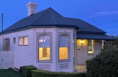 Ulverstone Maison | Amaroo Guest House