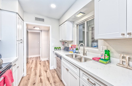 Winchester Maison | Amazing 1 story Villa 3min to Convention center 5 min to the strip large pool