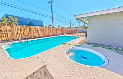 Winchester Maison | Amazing 1 story Villa 3min to Convention center 5 min to the strip large pool