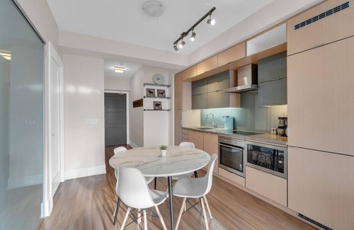 Wellington Place Hôtel | Amazing 1BR Suite - Rooftop Pool - View