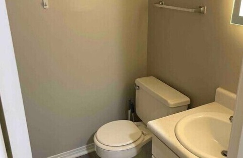 Bryant Appartement | Amazing 2 Bedroom/1 Bath Apartment #B - Heart of Bryant, AR