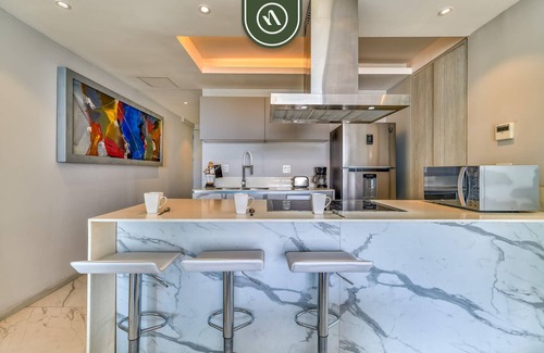 Isla Iguana Appartement | Amazing 2 BR Condo - Marina - Rooftop Pool - Gym