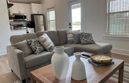Burton Autre | Amazing 2 BR Near Round Top Sleeps 6