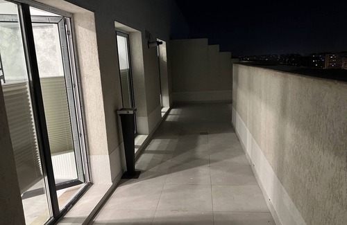 Militari Appartement | Amazing 2-Room Penthouse Cityview W13