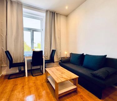 Liesing Appartement | Amazing 3BR Apt, Very Central in Vienna