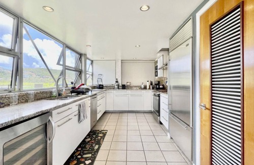 Flag Hill Villa | Amazing 3BR private villa with all the amenities!