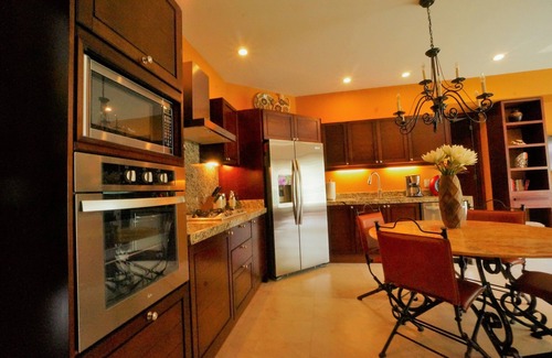 Romantic Zone Copropriété | AMAZING Nouveau 5 * 1BR 2BA 5min toBeach FAB piscine sur le toit et jacuzzi