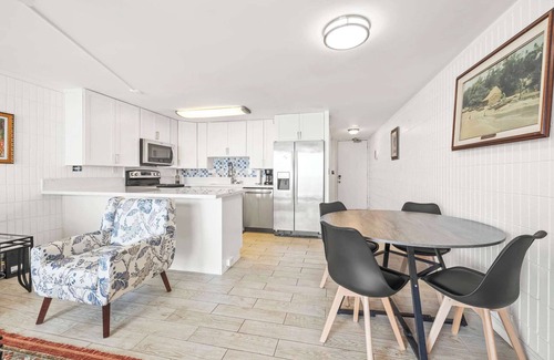 Punaluu Copropriété | Amazing 7th floor Beachfront Condo w/AC