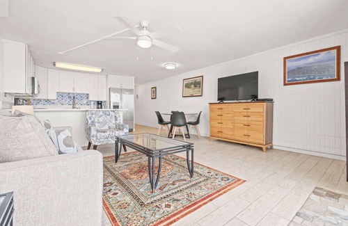 Punaluu Copropriété | Amazing 7th floor Beachfront Condo w/AC